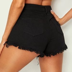 Black ripped short